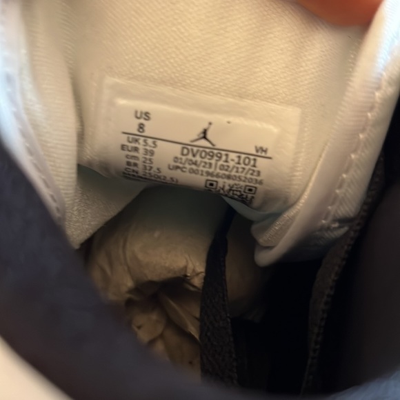 Nike Air Jordan 1 Mid 'Panda' - Picture 13 of 15